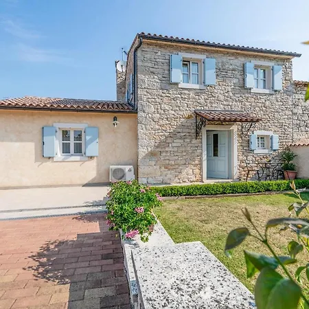 Awesome Home In Pula With Wifi Pula