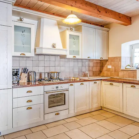 Awesome Home In Pula With Wifi Holiday home *