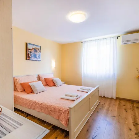 Holiday home Awesome Home In Pula With Wifi *