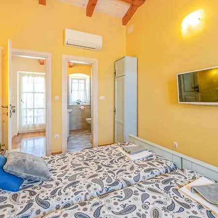 Awesome Home In Pula With Wifi Holiday home Pula