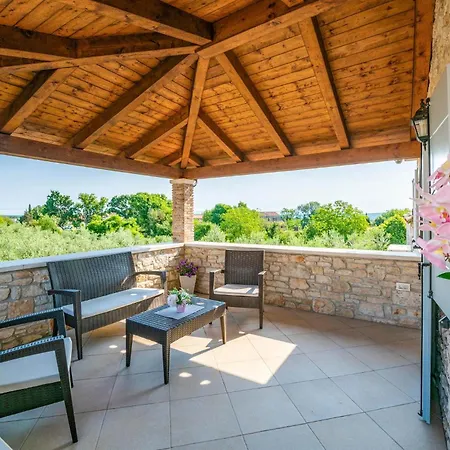 別荘 Awesome In Pula With Wifi プーラ